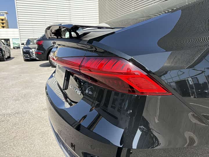 Фото 21 - Audi A7