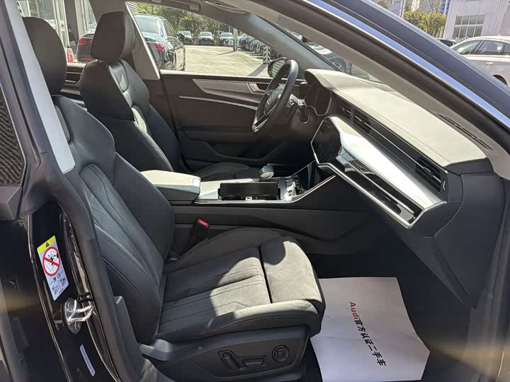 Фото 8 - Audi A7