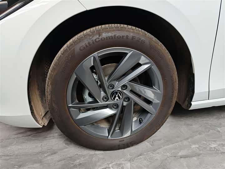 Фото 23 - Volkswagen Lamando L