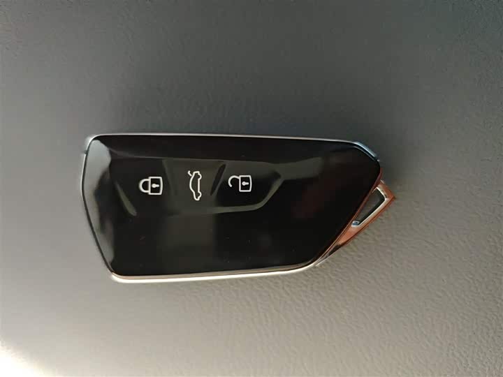 Фото 9 - Volkswagen Lamando L