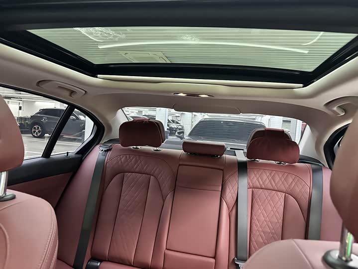 Фото 9 - BMW 3 Series