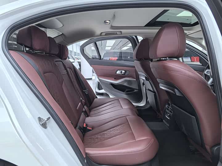 Фото 12 - BMW 3 Series