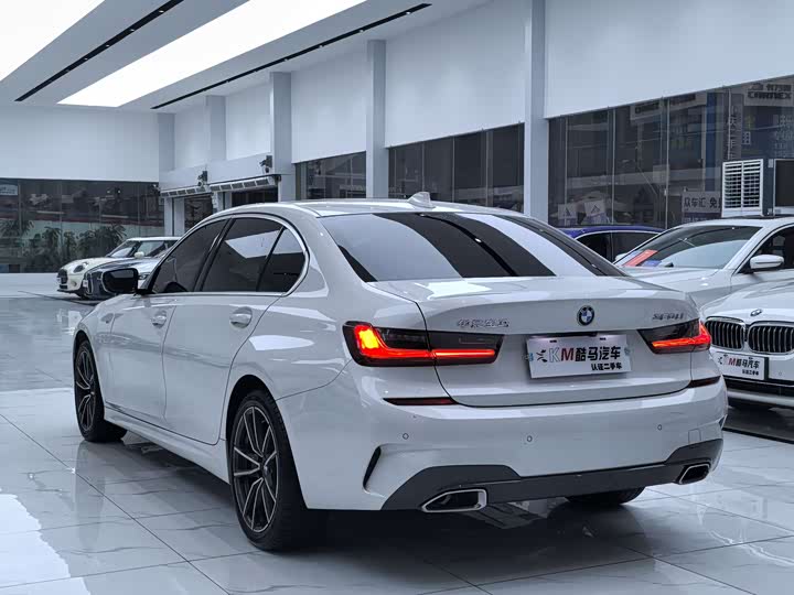 Фото 15 - BMW 3 Series