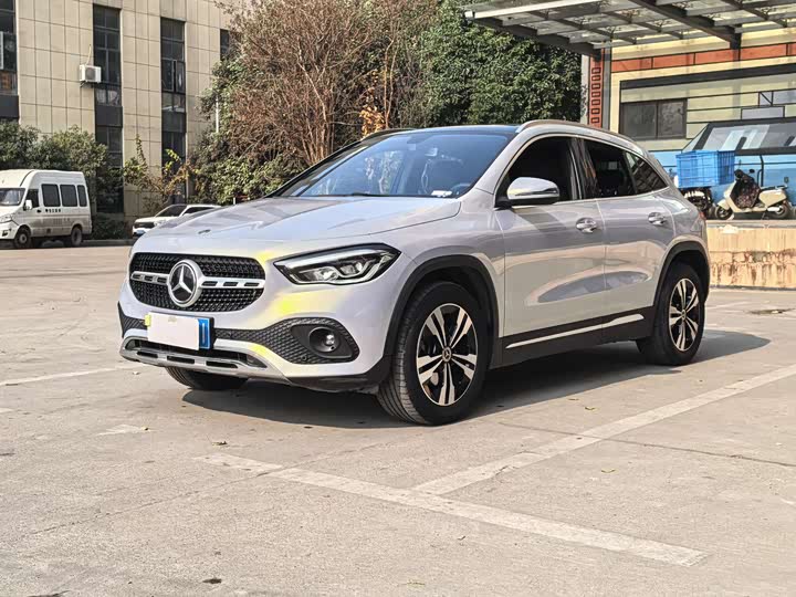 Фото 1 - Mercedes-Benz GLA-Class