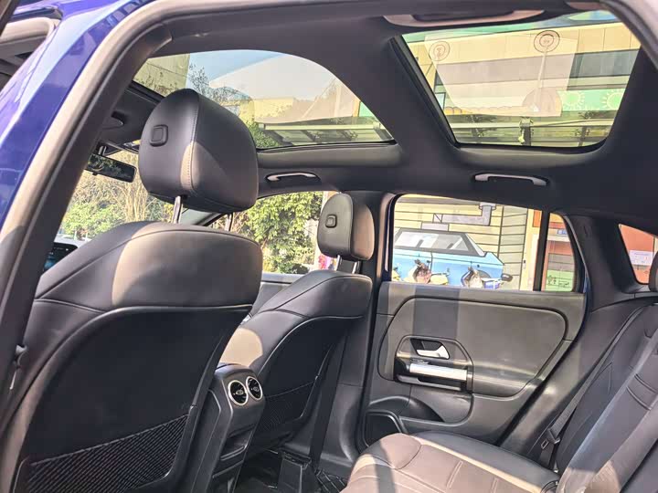 Фото 13 - Mercedes-Benz GLA-Class