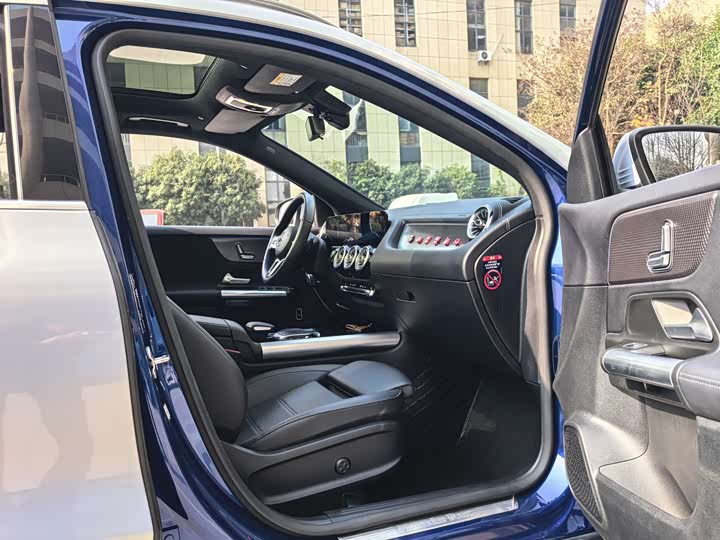 Фото 20 - Mercedes-Benz GLA-Class