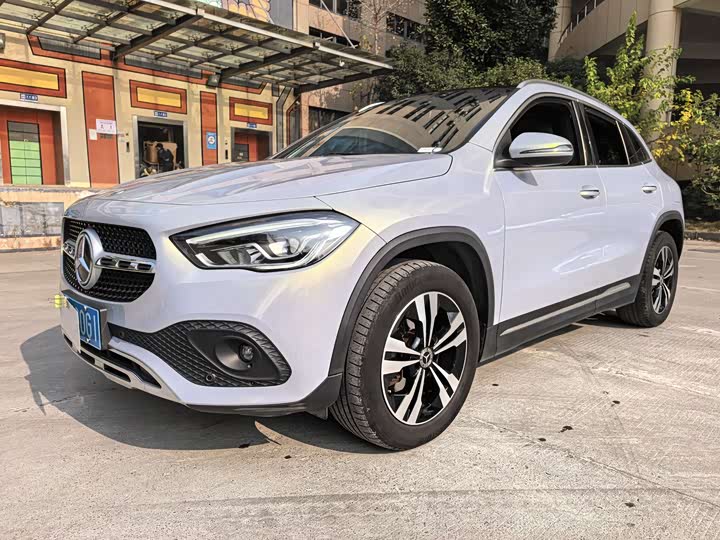 Фото 4 - Mercedes-Benz GLA-Class
