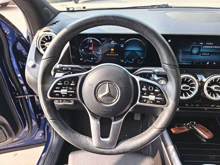 Фото 8 - Mercedes-Benz GLA-Class