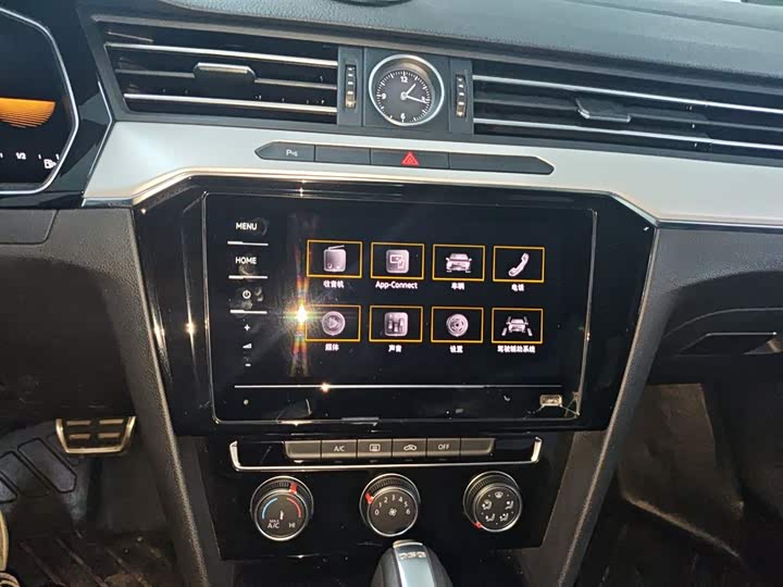 Фото 13 - Volkswagen Magotan