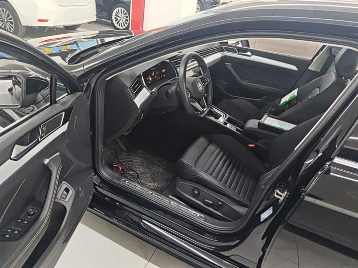 Фото 16 - Volkswagen Magotan