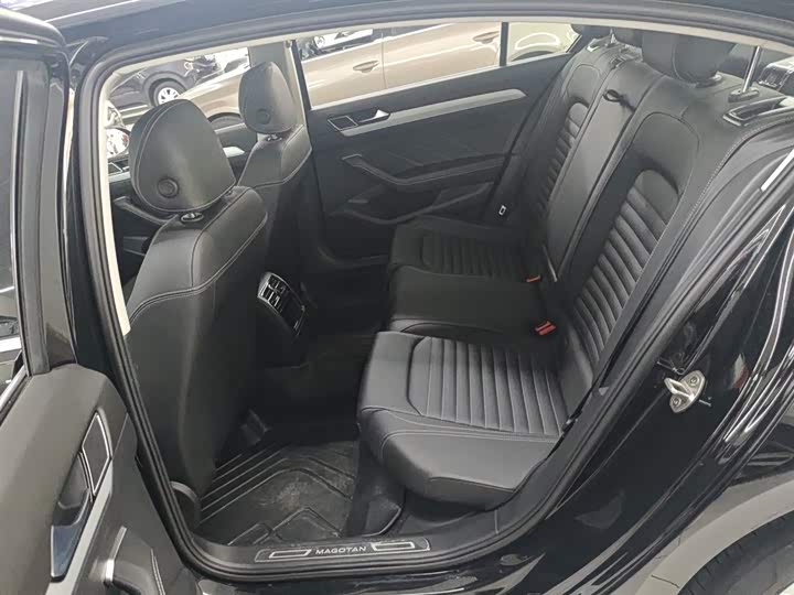 Фото 17 - Volkswagen Magotan