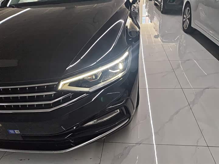 Фото 24 - Volkswagen Magotan