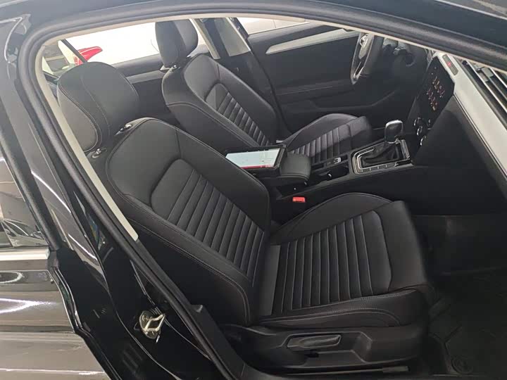 Фото 25 - Volkswagen Magotan