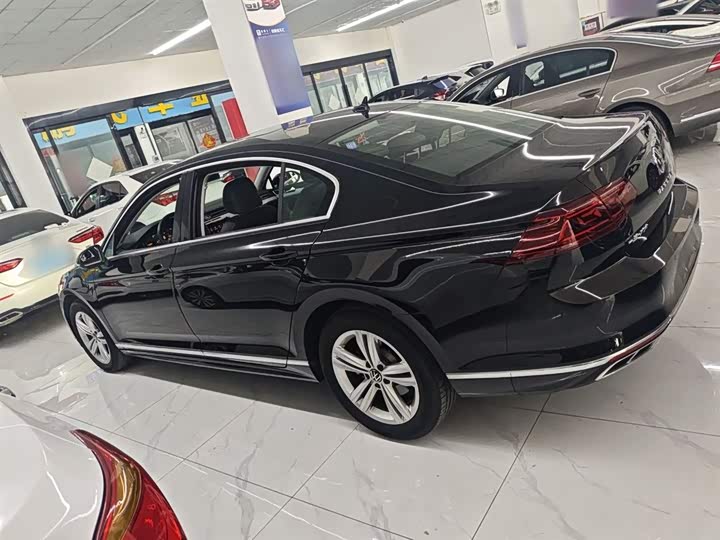 Фото 5 - Volkswagen Magotan