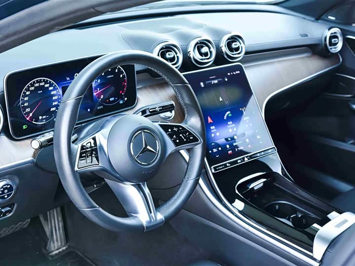 Фото 13 - Mercedes-Benz C-Class