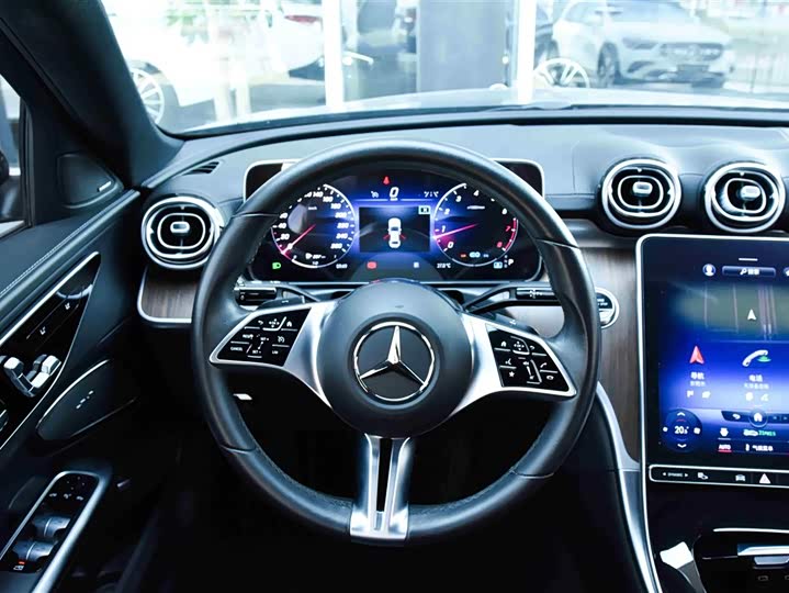 Фото 22 - Mercedes-Benz C-Class