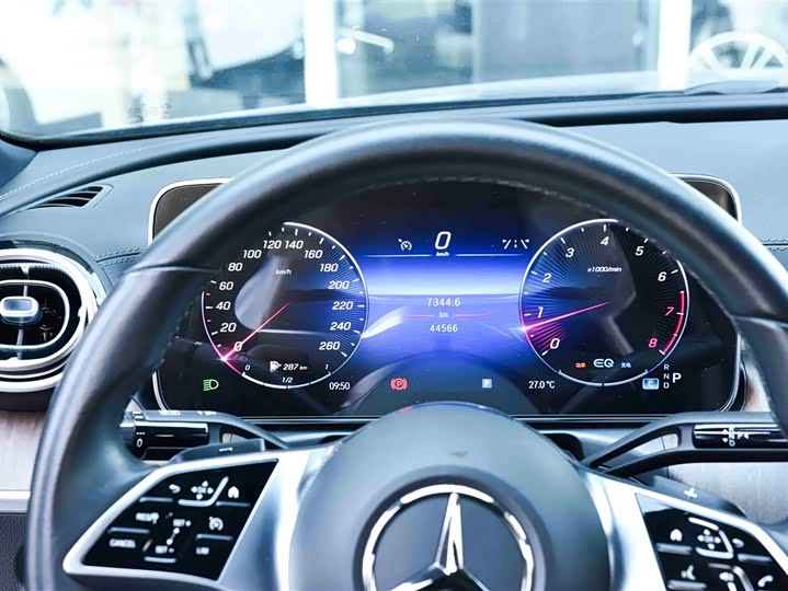 Фото 23 - Mercedes-Benz C-Class