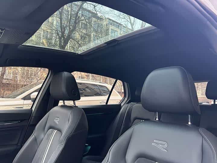 Фото 13 - Volkswagen Golf