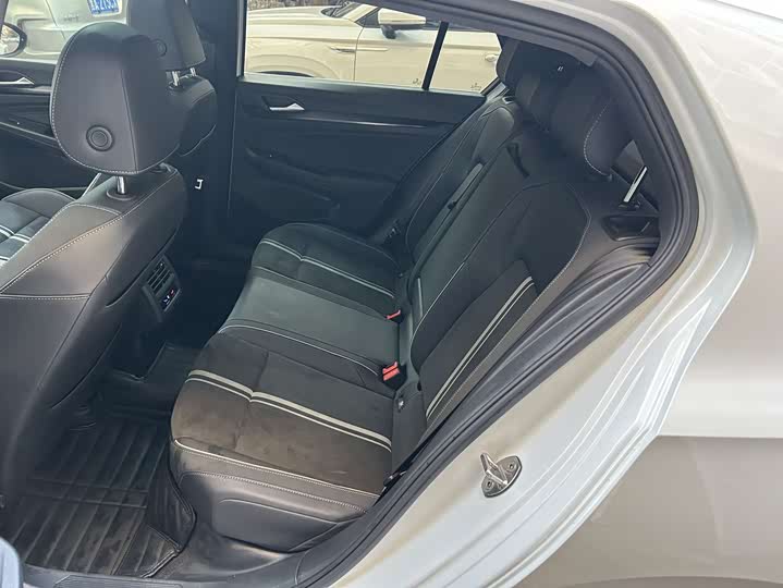 Фото 15 - Volkswagen Golf