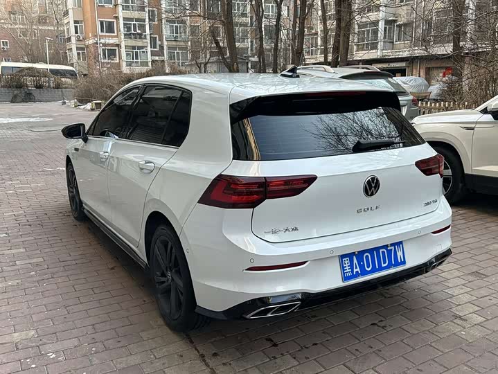 Фото 5 - Volkswagen Golf