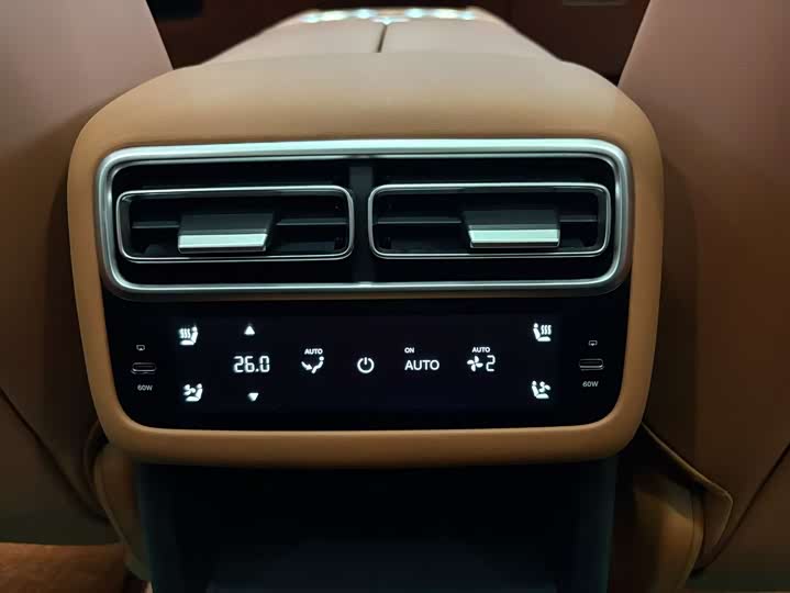 Фото 11 - LiXiang L6