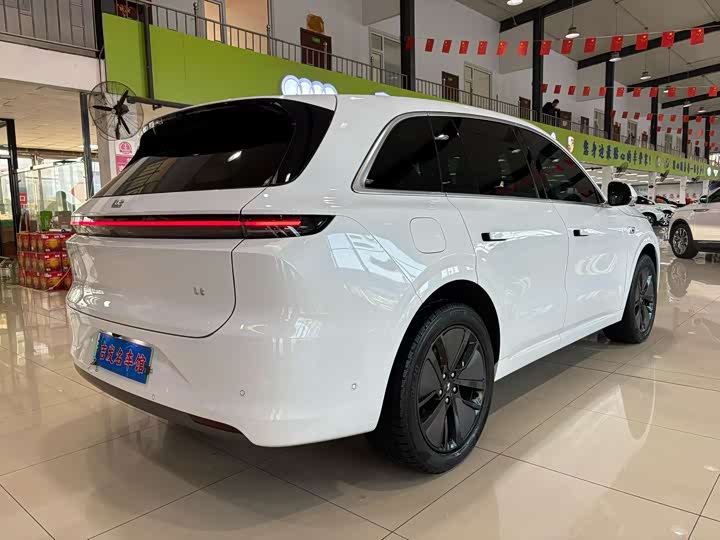 Фото 17 - LiXiang L6