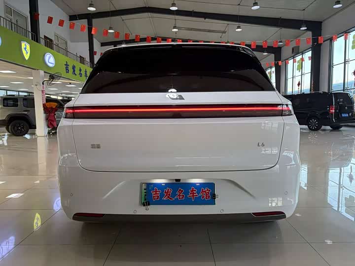 Фото 18 - LiXiang L6