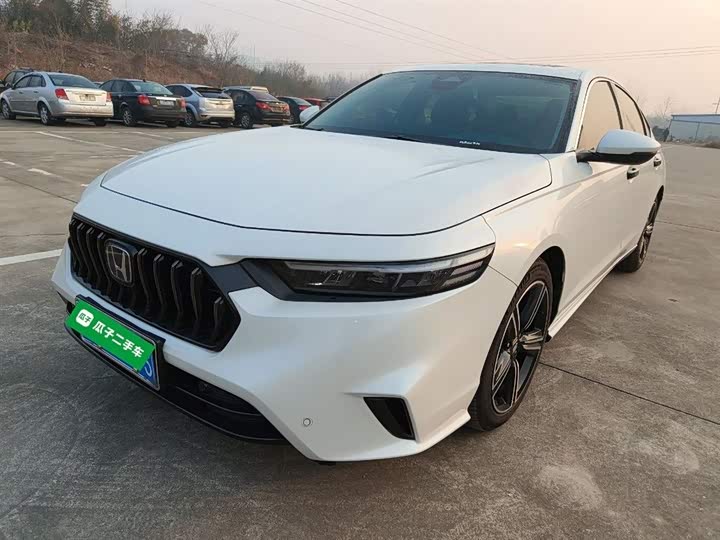 Фото 1 - Honda Inspire