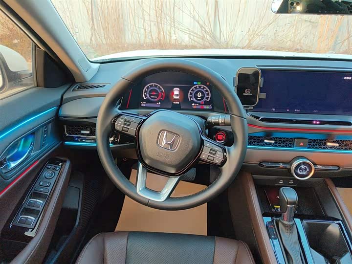 Фото 11 - Honda Inspire