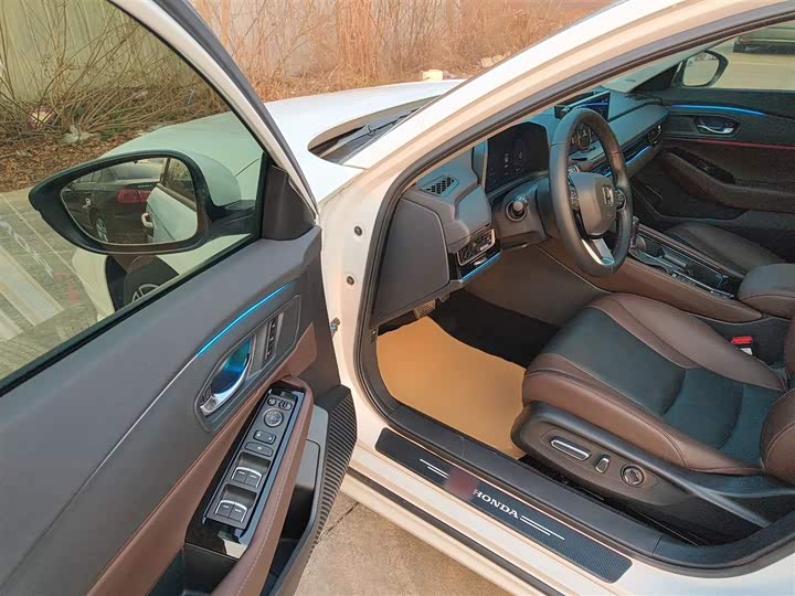 Фото 16 - Honda Inspire