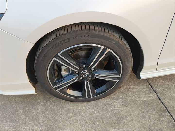 Фото 23 - Honda Inspire