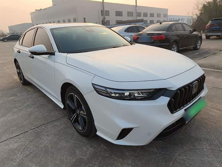 Фото 4 - Honda Inspire