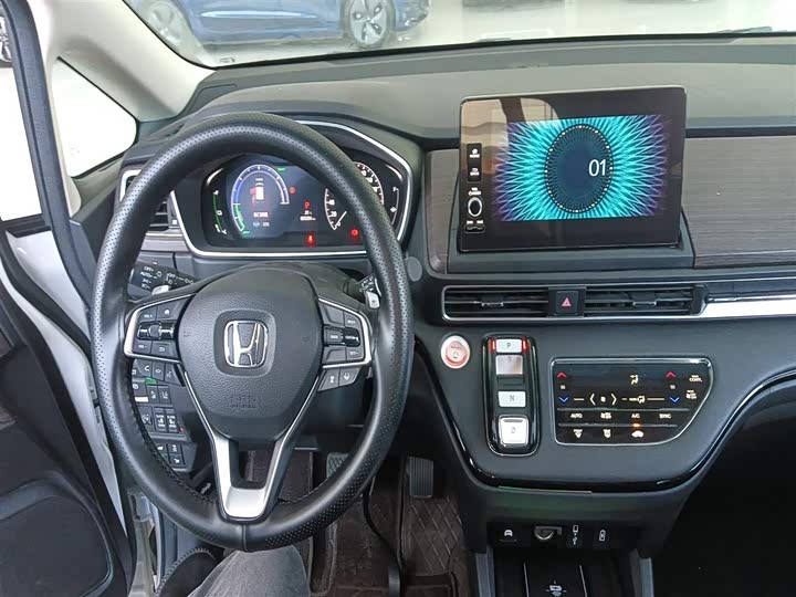 Фото 10 - Honda Odyssey