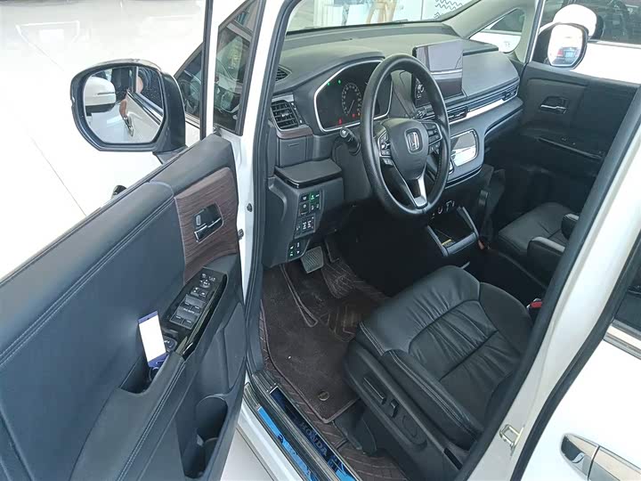 Фото 16 - Honda Odyssey