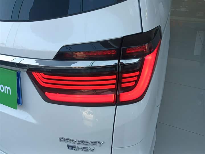 Фото 8 - Honda Odyssey