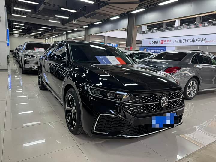 Фото 3 - Volkswagen Passat