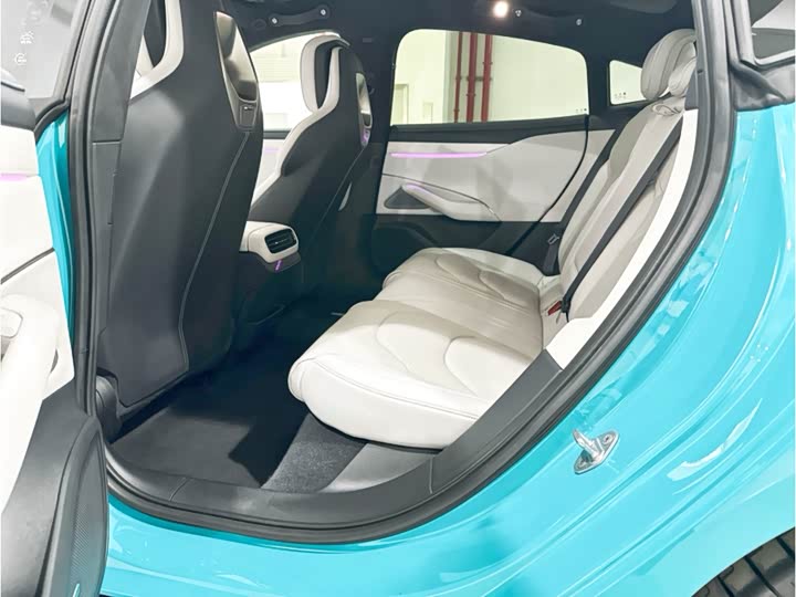 Фото 13 - Xiaomi SU7