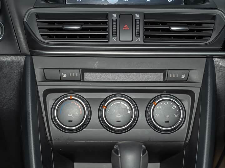 Фото 5 - Mazda CX-4