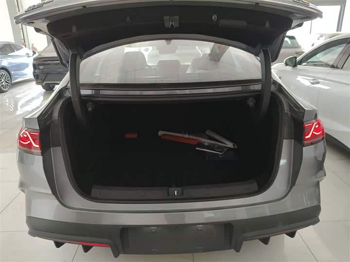 Фото 19 - BYD Qin L