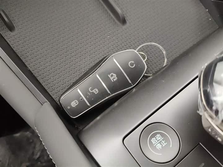 Фото 9 - BYD Qin L