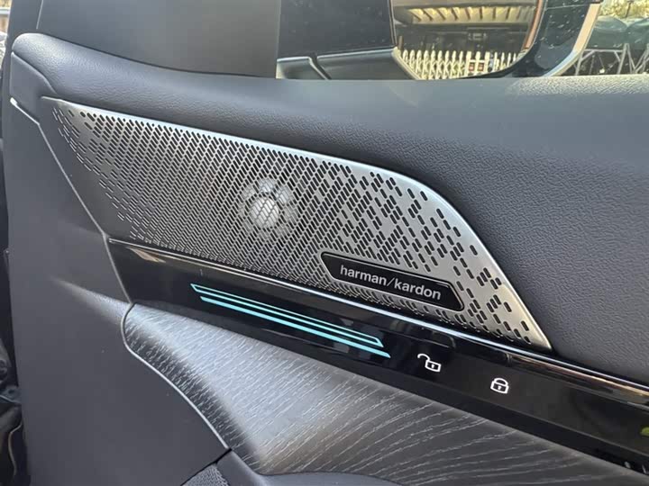 Фото 14 - BMW 5 Series