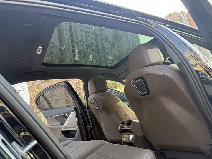 Фото 17 - BMW 5 Series