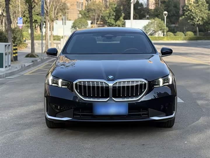 Фото 21 - BMW 5 Series