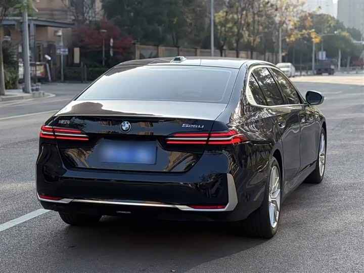 Фото 24 - BMW 5 Series