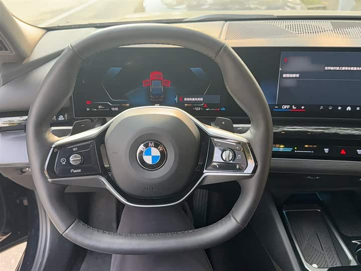 Фото 3 - BMW 5 Series