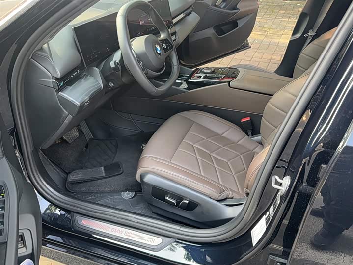 Фото 8 - BMW 5 Series