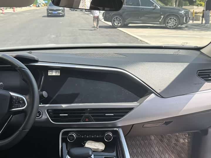 Фото 14 - Geely Tugella S