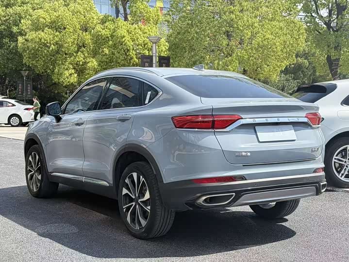 Фото 3 - Geely Tugella S