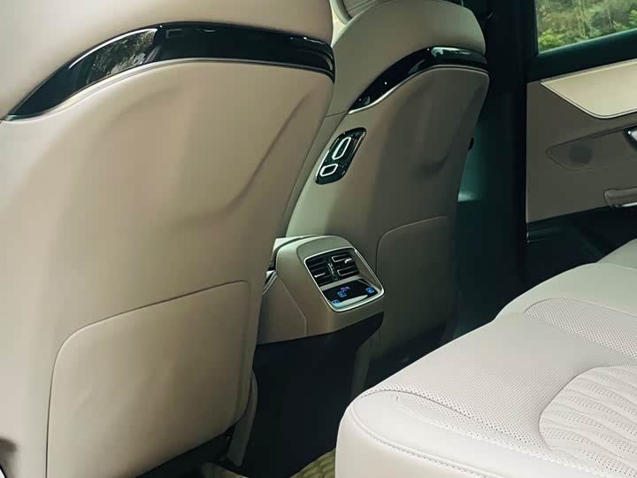 Фото 14 - BYD Han