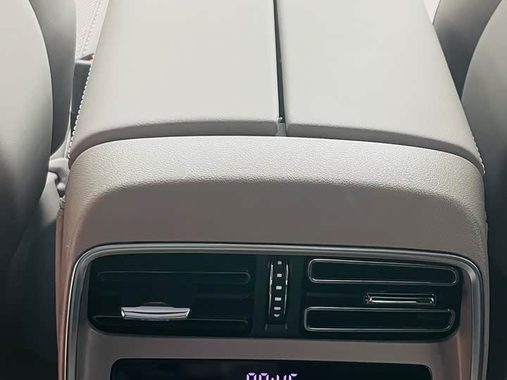 Фото 16 - BYD Han